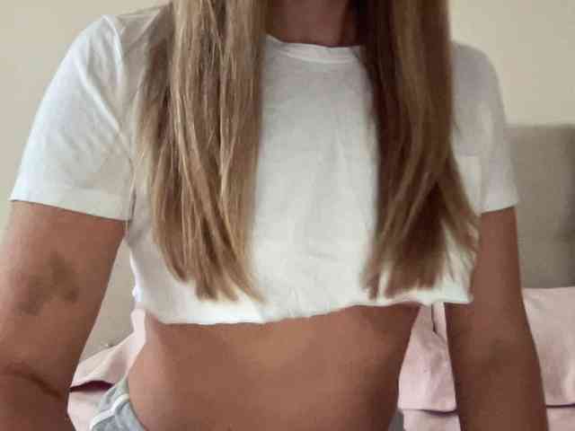 LizaFlower1 webcam