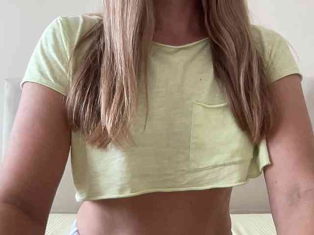 LizaFlower1 webcam