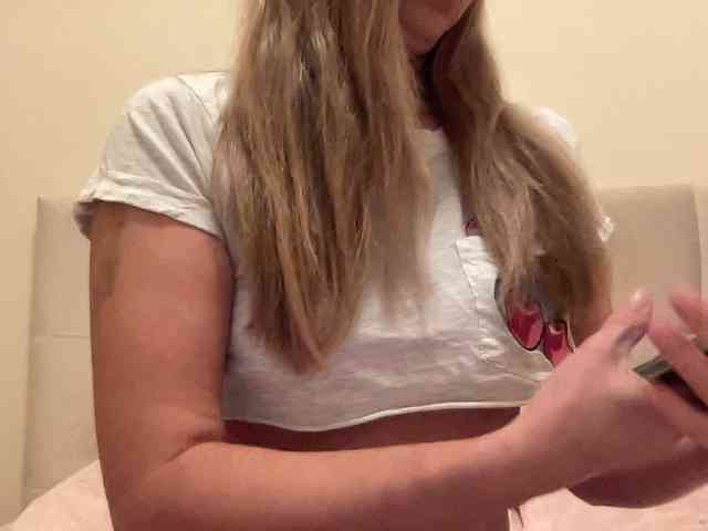 LizaFlower1 webcam
