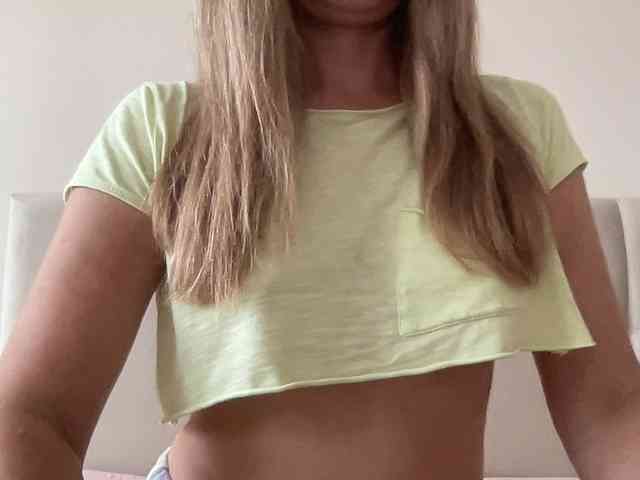 LizaFlower1 webcam