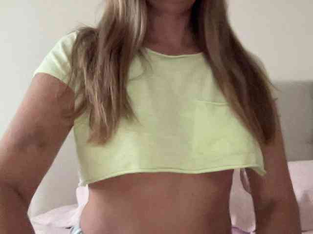 LizaFlower1 webcam