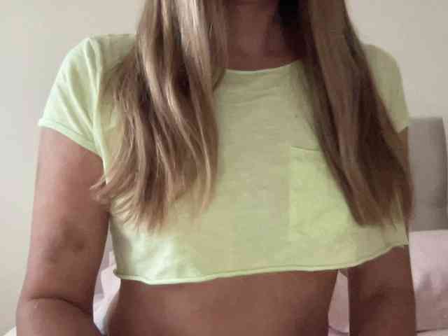 LizaFlower1 webcam