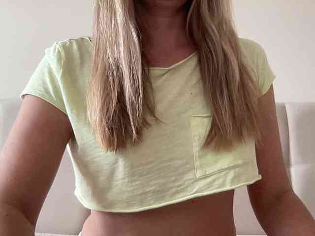 LizaFlower1 webcam