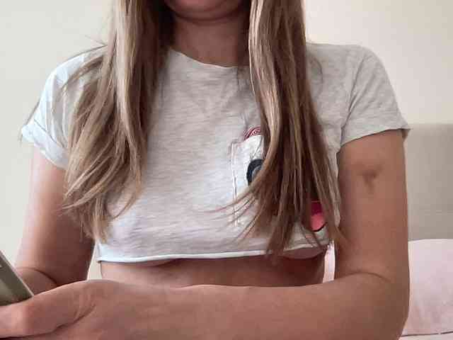 LizaFlower1 Live Webcam on BongaCams