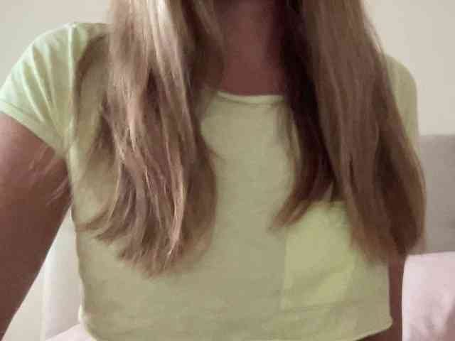 LizaFlower1 webcam