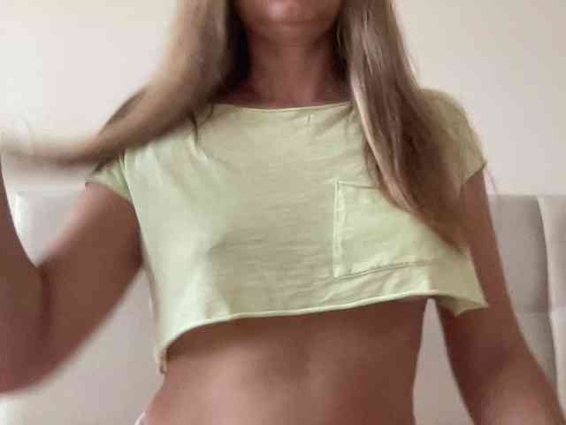 LizaFlower1 webcam