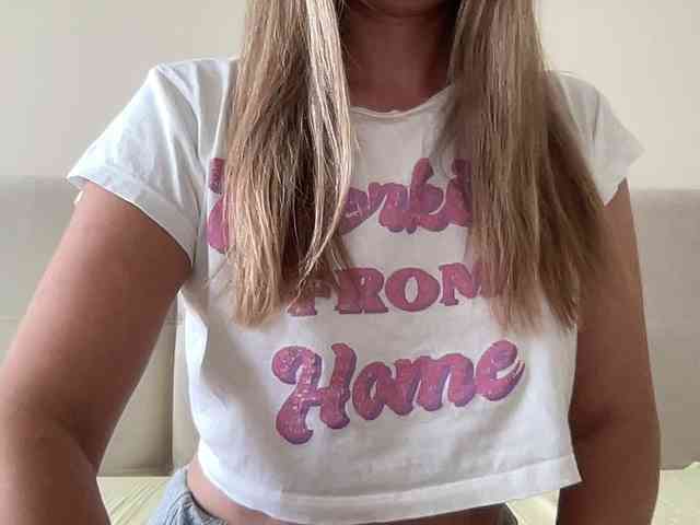 LizaFlower1 webcam