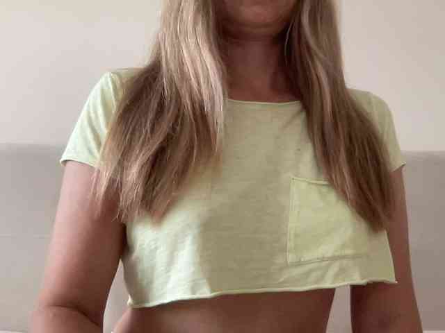LizaFlower1 webcam