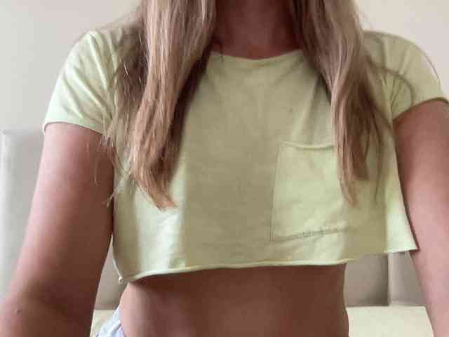 LizaFlower1 webcam