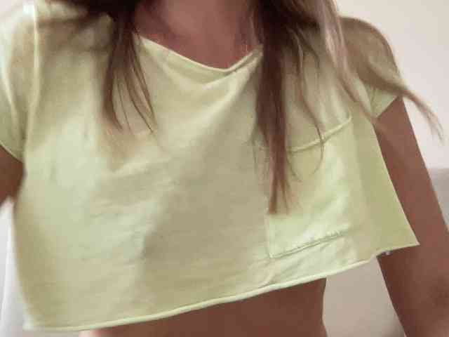 LizaFlower1 webcam