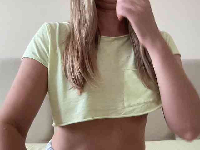 LizaFlower1 webcam