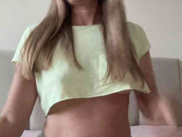 LizaFlower1 webcam