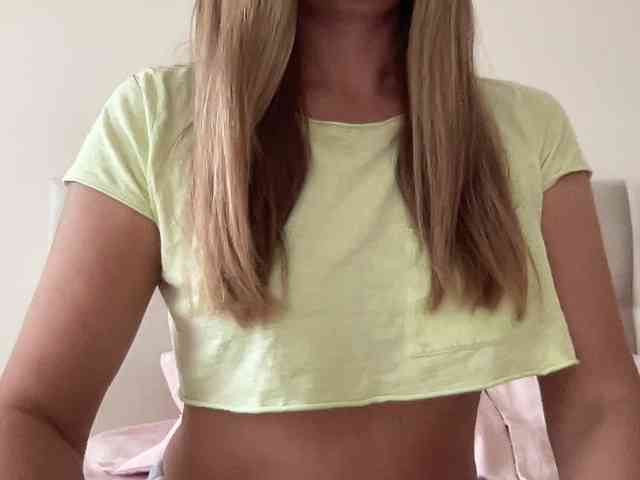 LizaFlower1 webcam