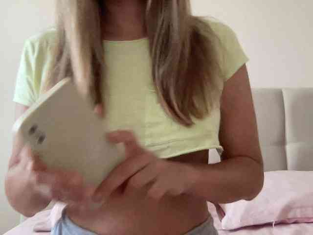 LizaFlower1 webcam