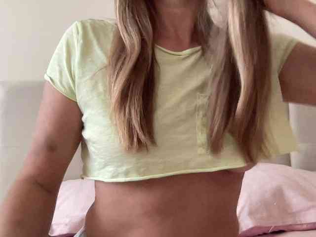 LizaFlower1 webcam