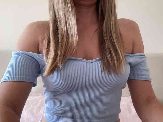 LizaFlower1 webcam