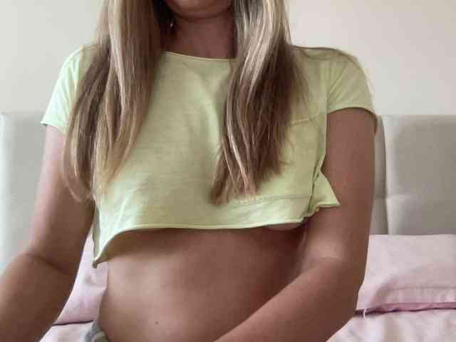LizaFlower1 webcam