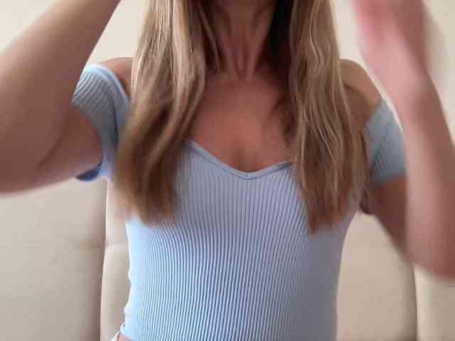 LizaFlower1 webcam