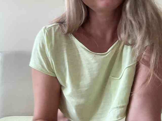 LizaFlower1 webcam
