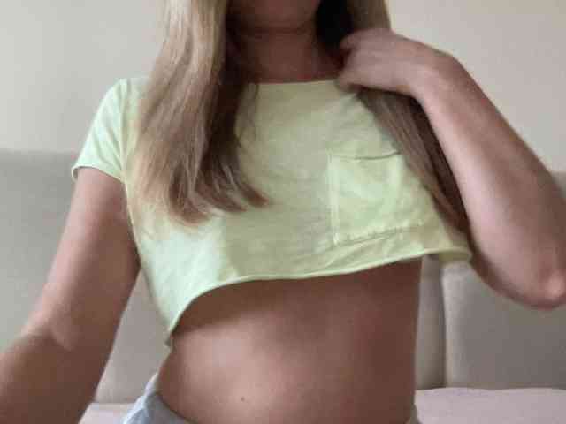 LizaFlower1 webcam