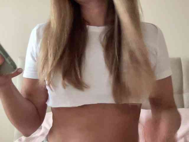 LizaFlower1 webcam