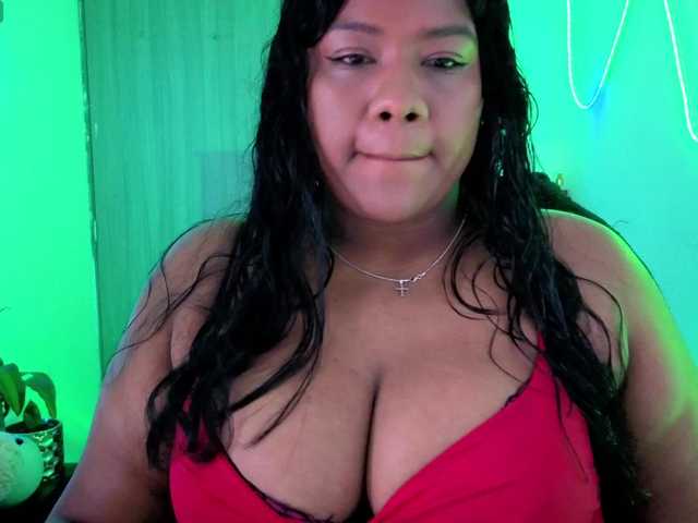 le modèle paola091 est en webcam porno dans un show sur le site bongacams, il possède les tags suivants: Latino/Hispanic,Brunette,Trimmed