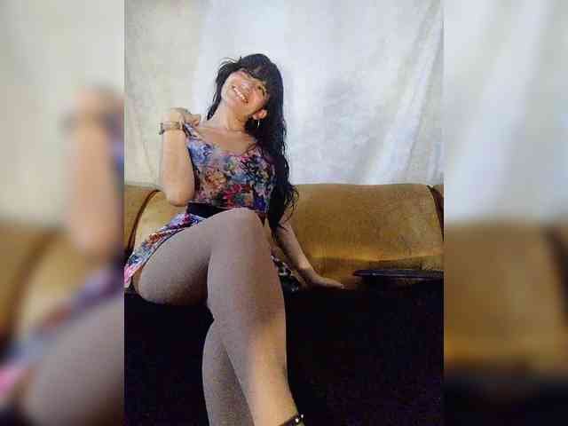 Linda-Tease webcam