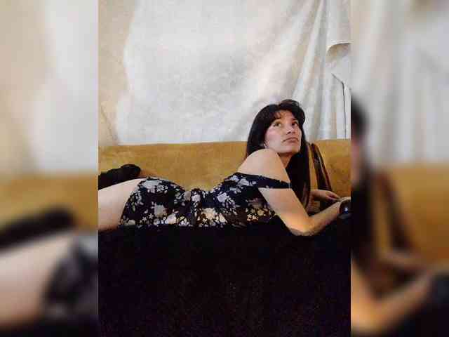 Linda-Tease webcam
