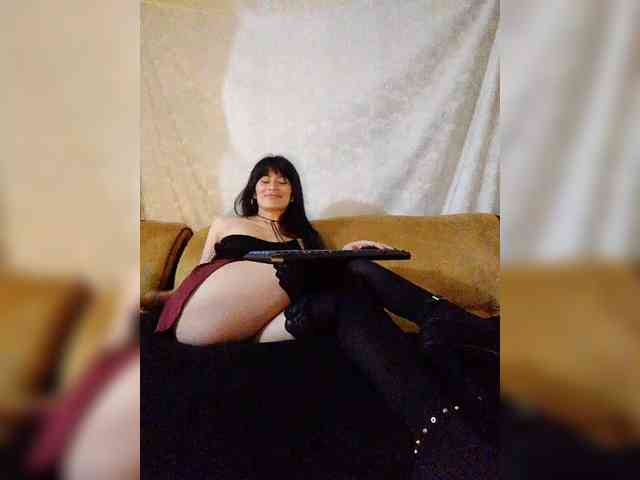 Linda-Tease webcam