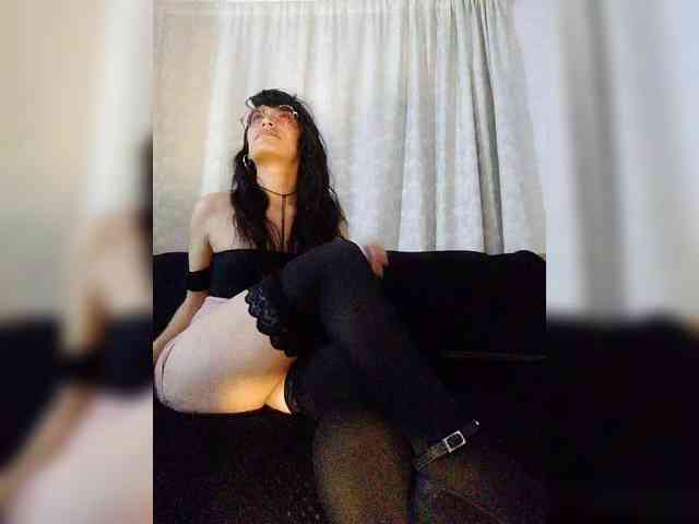 Linda-Tease webcam