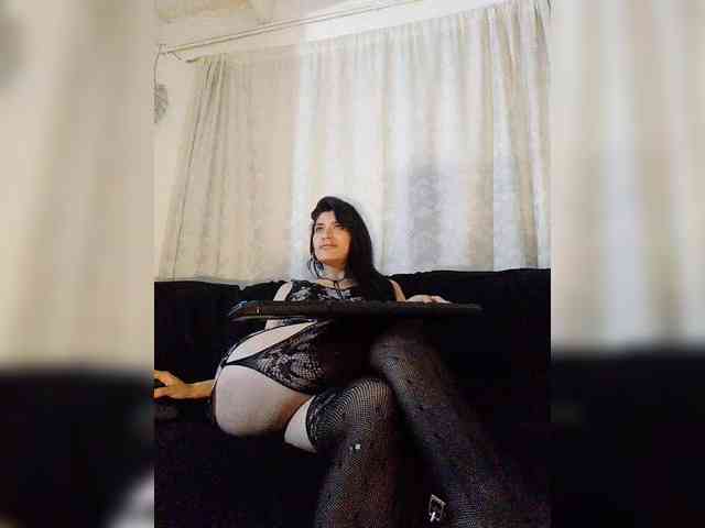 Linda-Tease webcam