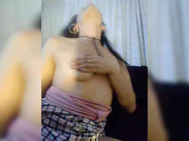 Linda-Tease webcam