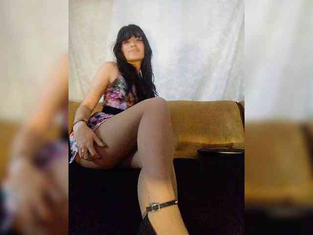 Linda-Tease webcam