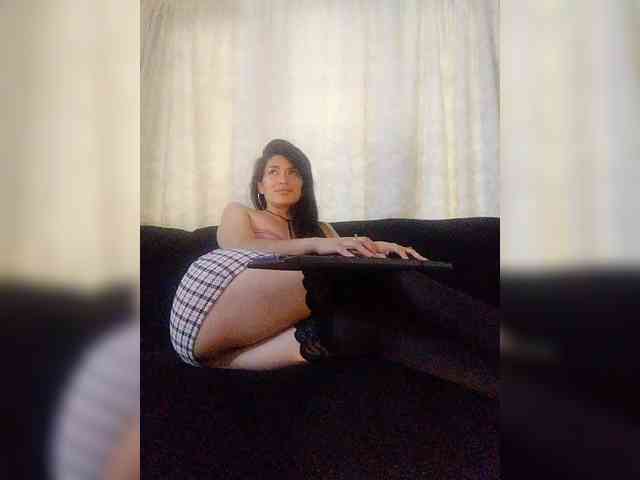 Linda-Tease webcam