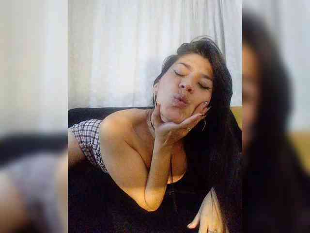 Linda-Tease webcam