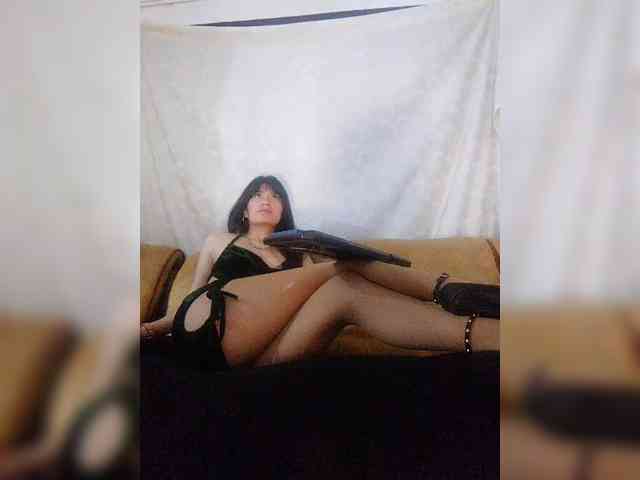 Linda-Tease webcam