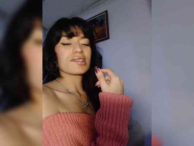 Linda-Tease webcam