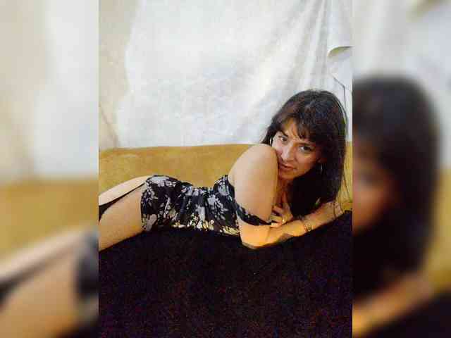 Linda-Tease webcam