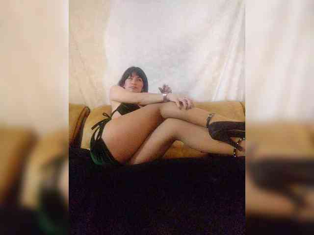 Linda-Tease webcam