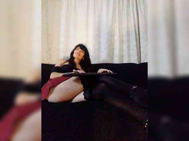 Linda-Tease Linda-Tease