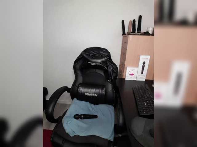 Nin-asexe's BongaCams show and profile