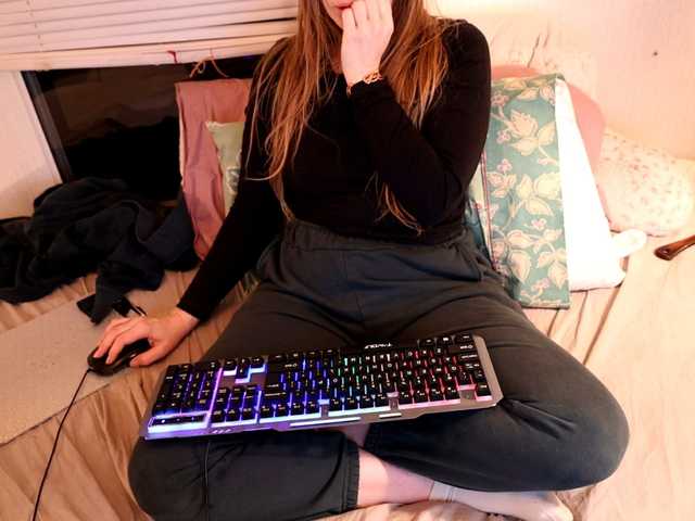 XxpixeyxX live cam profile