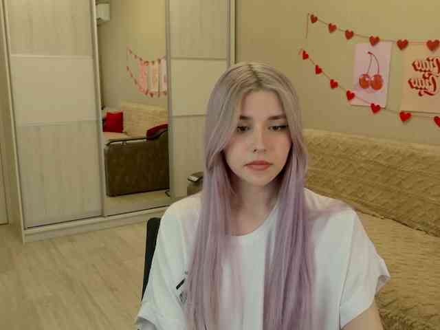 Yoursissydoll Live Webcam on BongaCams