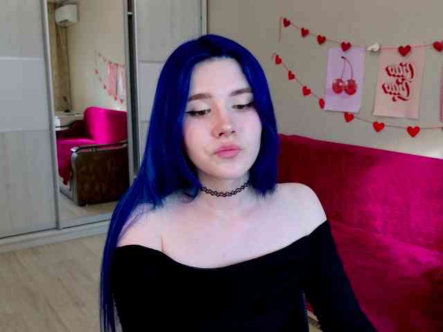 Yoursissydoll Live Webcam on BongaCams