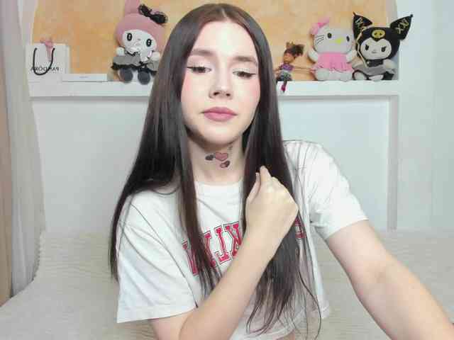 Yoursissydoll Live Webcam on BongaCams