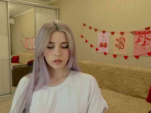 Yoursissydoll Live Webcam on BongaCams
