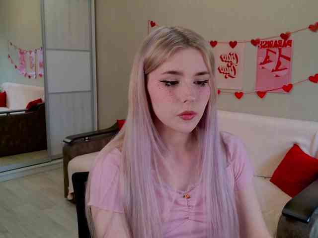 Yoursissydoll Live Webcam on BongaCams