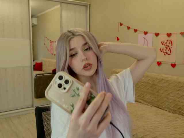 Yoursissydoll Live Webcam on BongaCams
