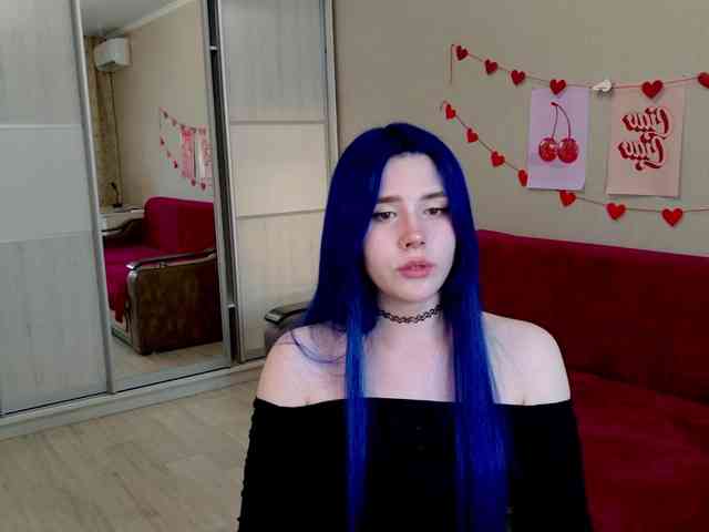 Yoursissydoll Live Webcam on BongaCams