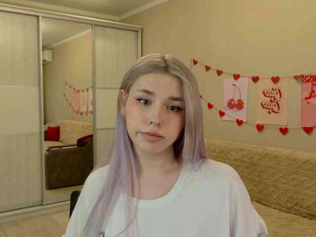 Yoursissydoll Live Webcam on BongaCams